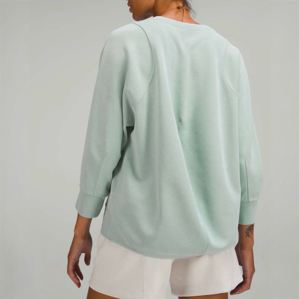 Lululemon Softstreme Draped-Back Crew
Silver Blue - Picture 2 of 13